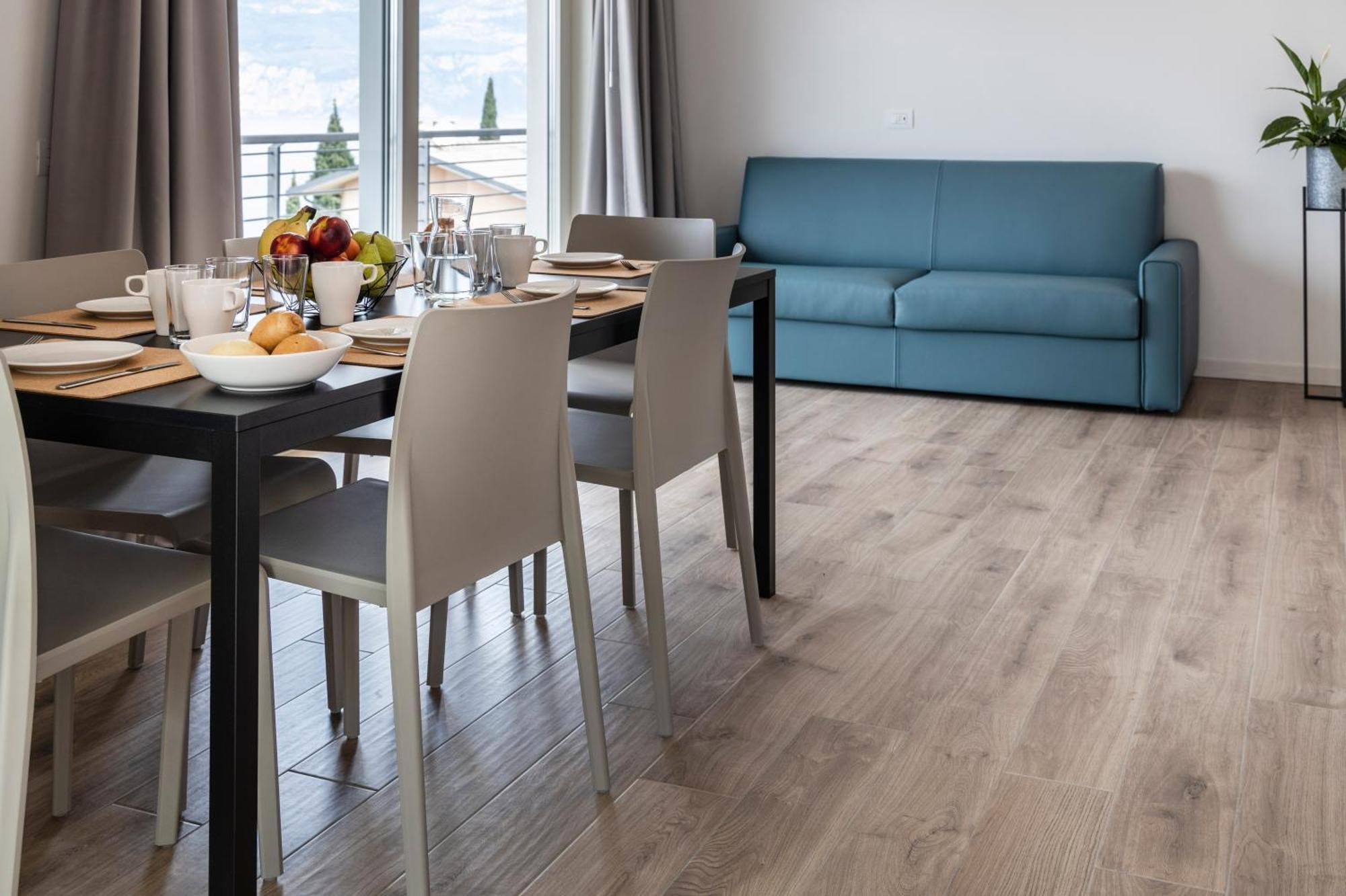 Residence Solei Classic & Plus Бренцоне-суль-Гарда Екстер'єр фото