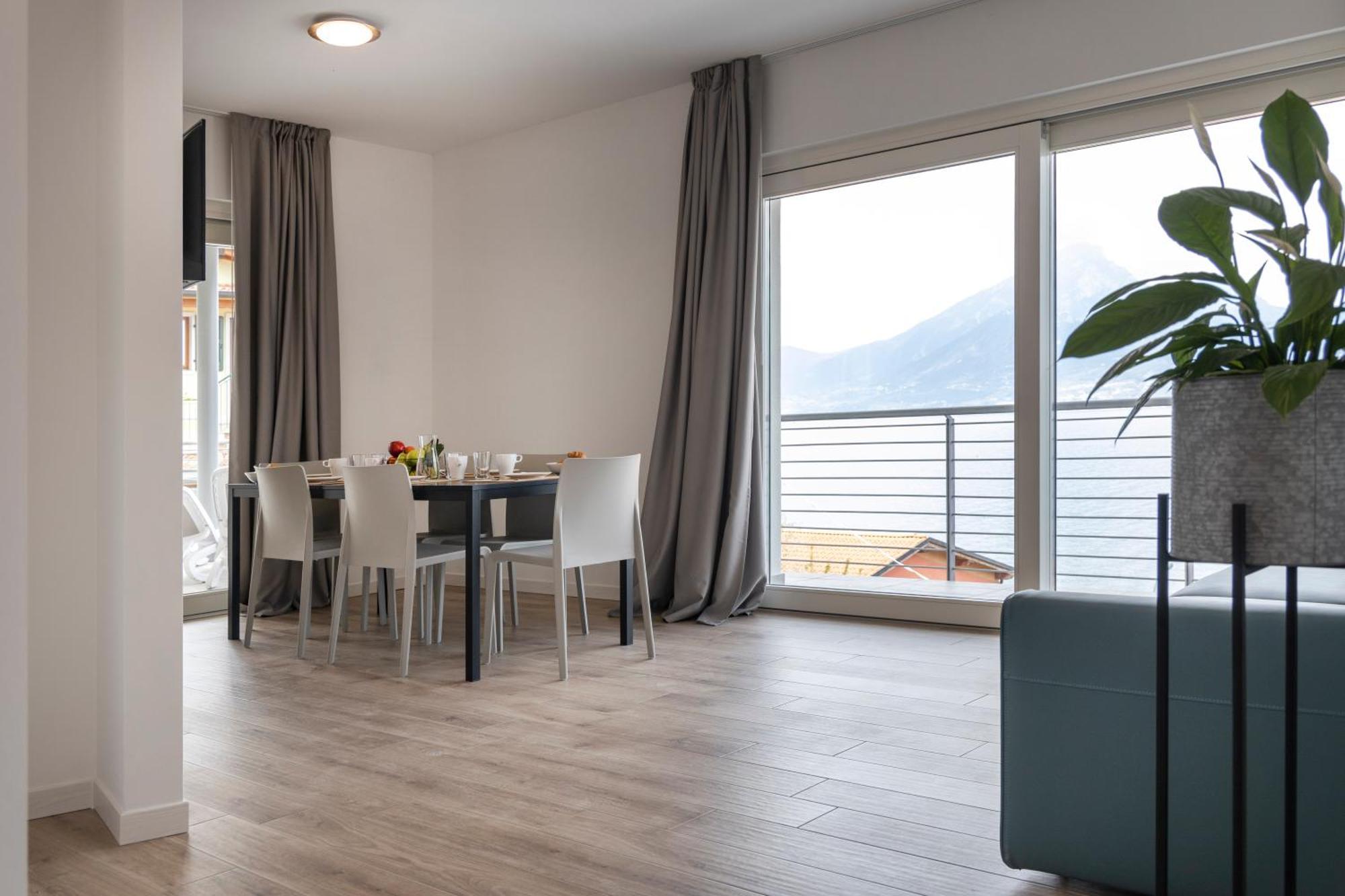 Residence Solei Classic & Plus Бренцоне-суль-Гарда Екстер'єр фото