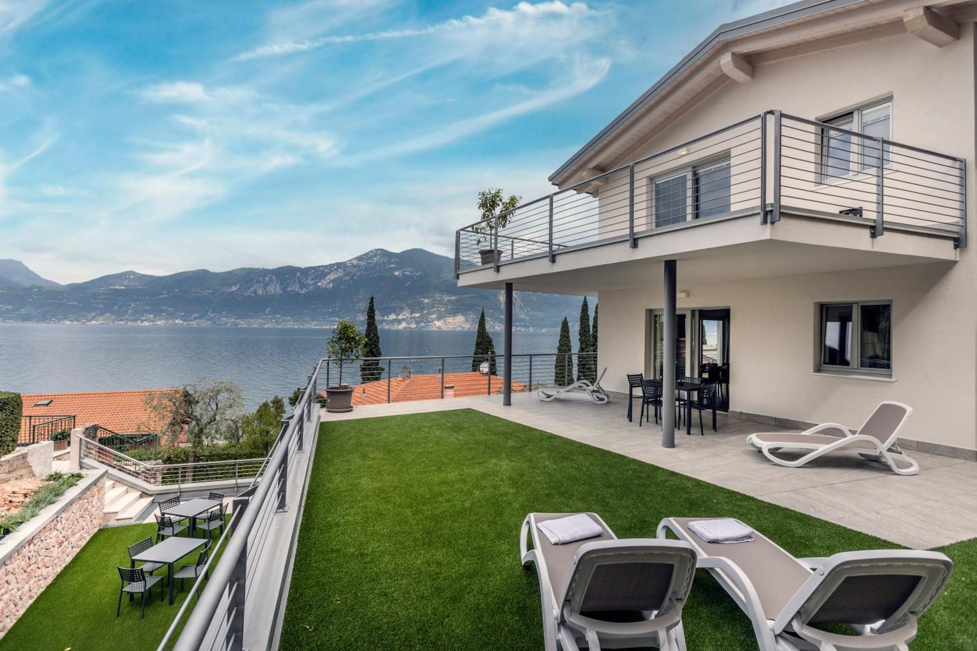 Residence Solei Classic & Plus Бренцоне-суль-Гарда Екстер'єр фото