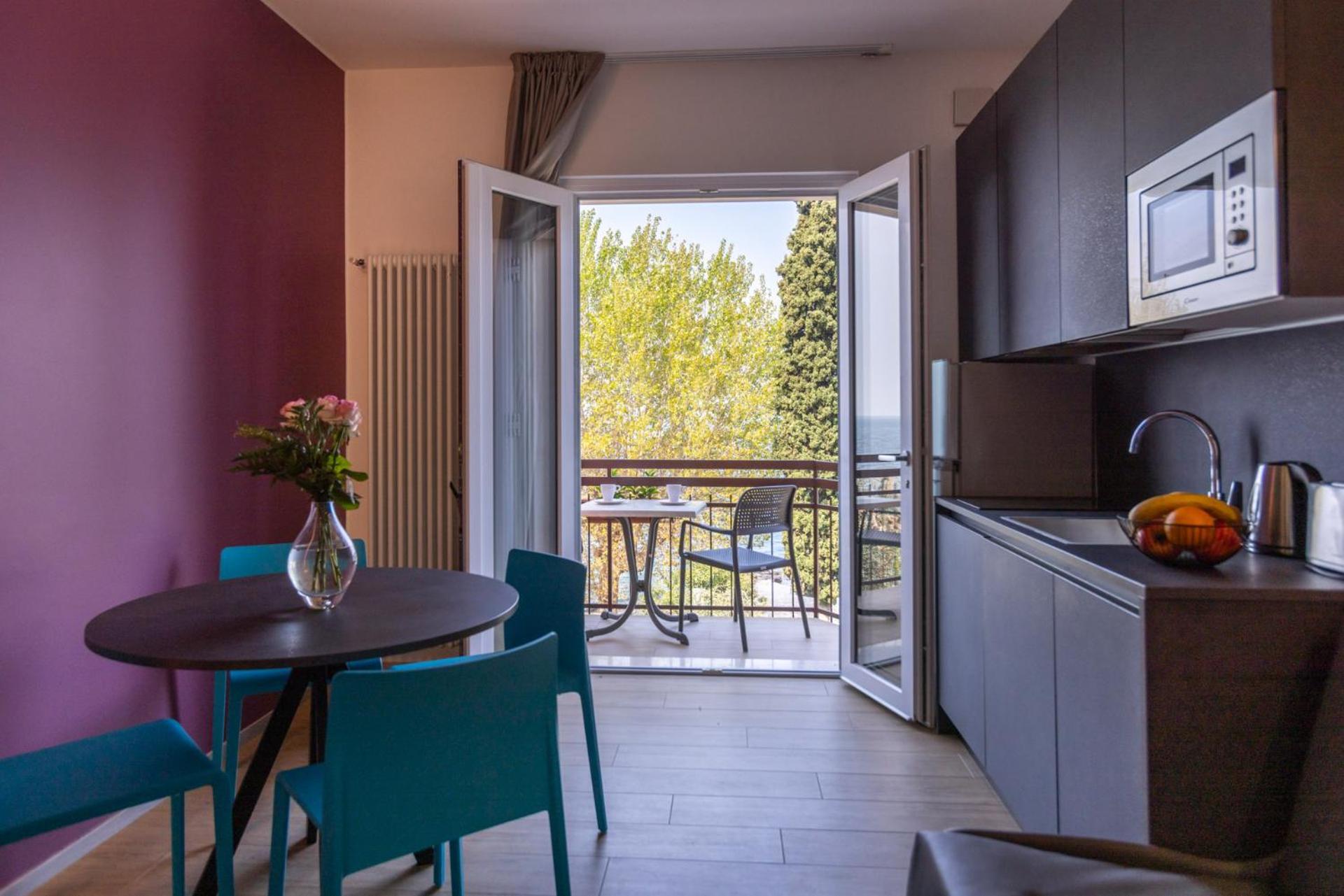 Residence Solei Classic & Plus Бренцоне-суль-Гарда Екстер'єр фото