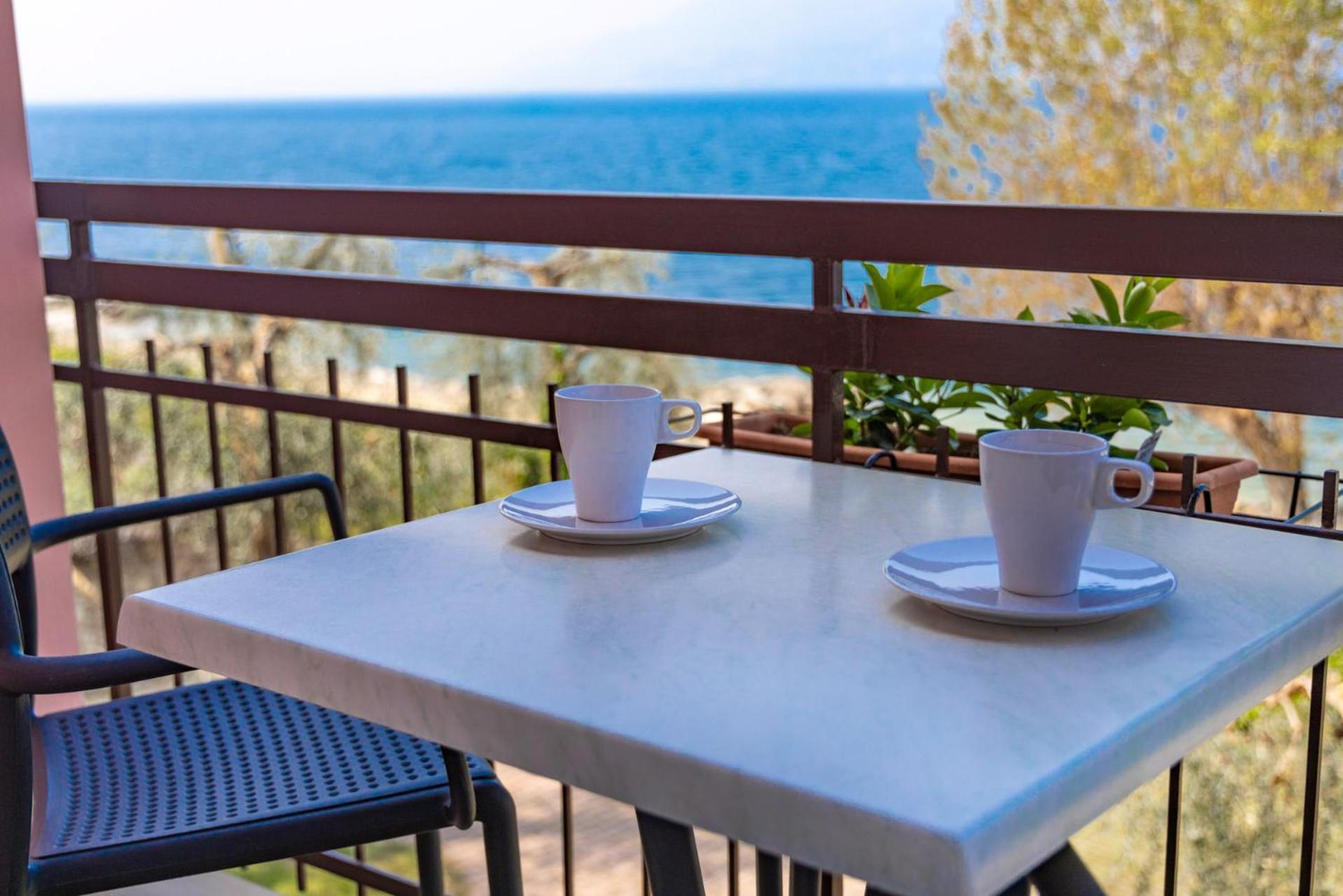 Residence Solei Classic & Plus Бренцоне-суль-Гарда Екстер'єр фото